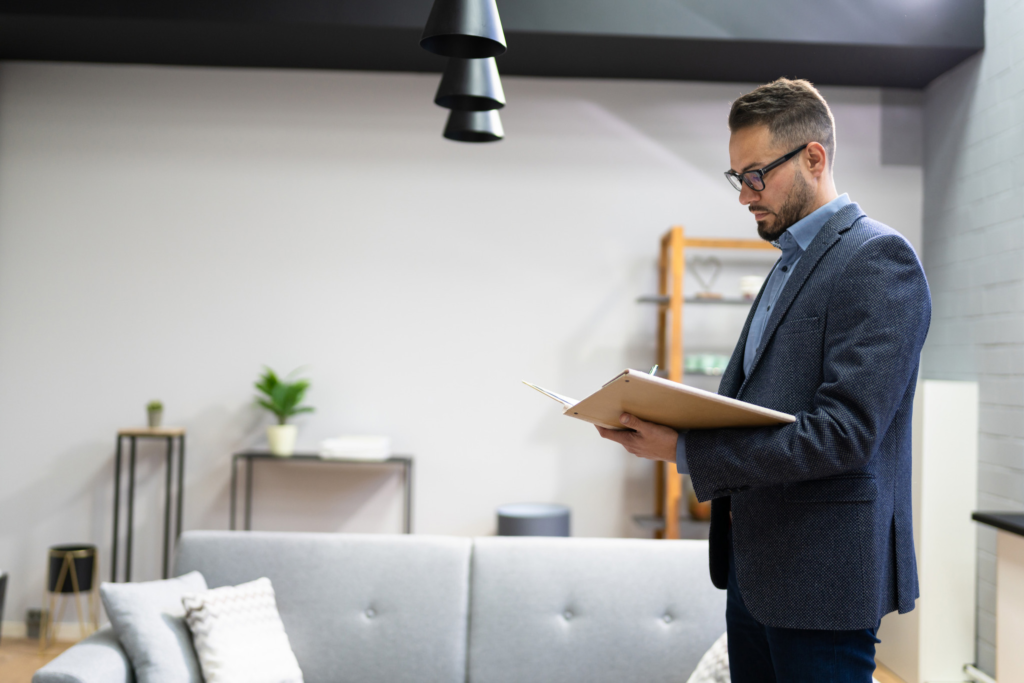 Appraiser evaluating the value of a Las Vegas home